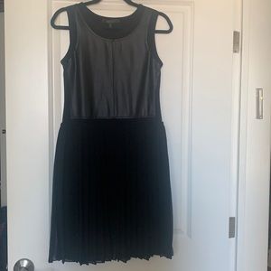 NEW BCBGMaxAzria BLACK SLEEVELESS DRESS S